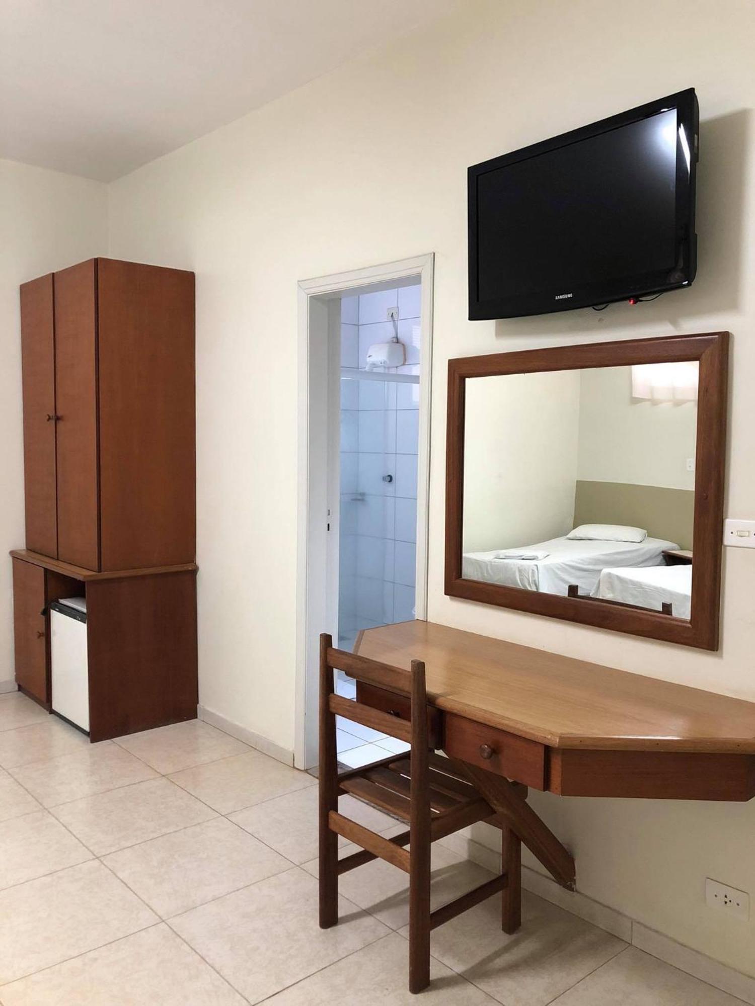 Regio Plaza Hotel Оуриньос Екстериор снимка