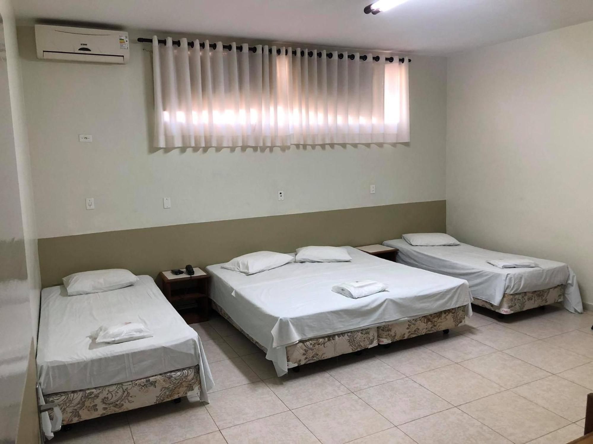 Regio Plaza Hotel Оуриньос Екстериор снимка