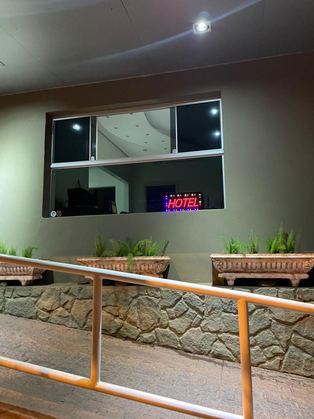 Regio Plaza Hotel Оуриньос Екстериор снимка