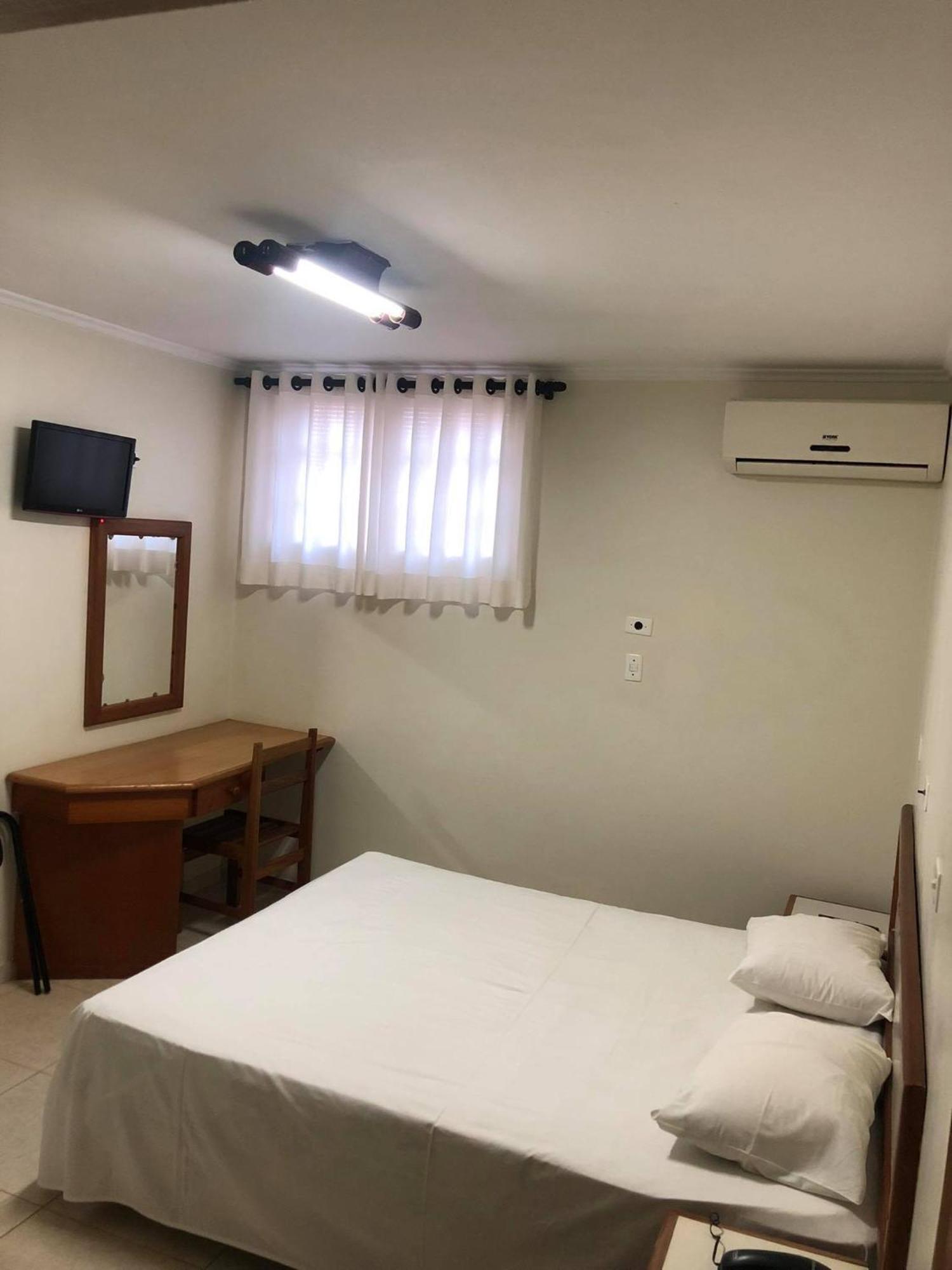 Regio Plaza Hotel Оуриньос Екстериор снимка
